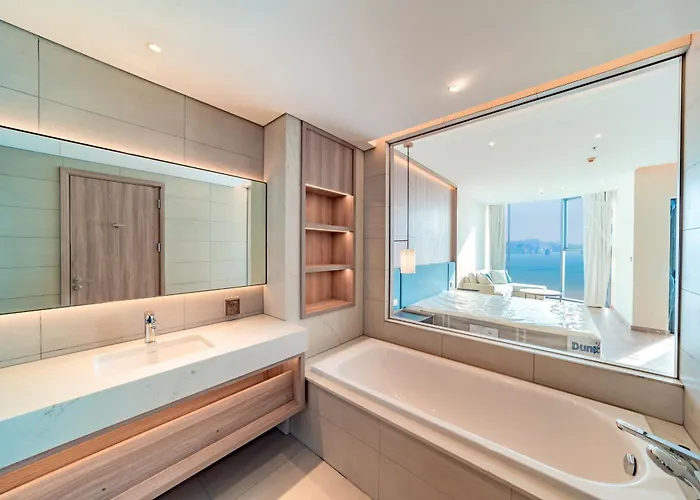 View Bien Alacarte Apartment Hạ Long
